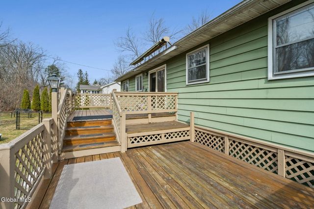 1111 Rosehill Boulevard, Niskayuna, NY 12309