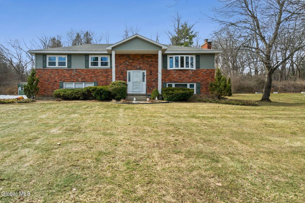 1111 Rosehill Boulevard, Niskayuna, NY 12309