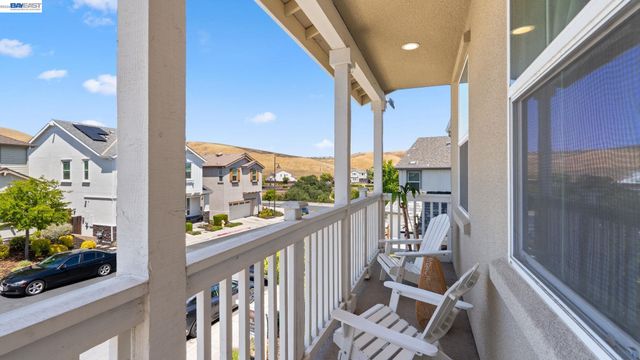 4022 Chalk Hill Way, Dublin, CA 94568