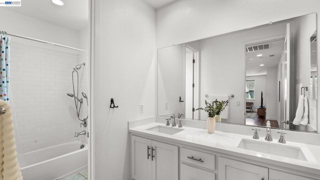 4022 Chalk Hill Way, Dublin, CA 94568
