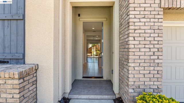 4022 Chalk Hill Way, Dublin, CA 94568