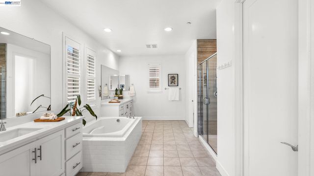 4022 Chalk Hill Way, Dublin, CA 94568