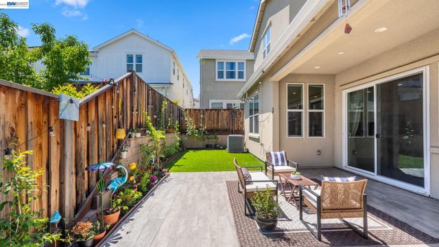 4022 Chalk Hill Way, Dublin, CA 94568