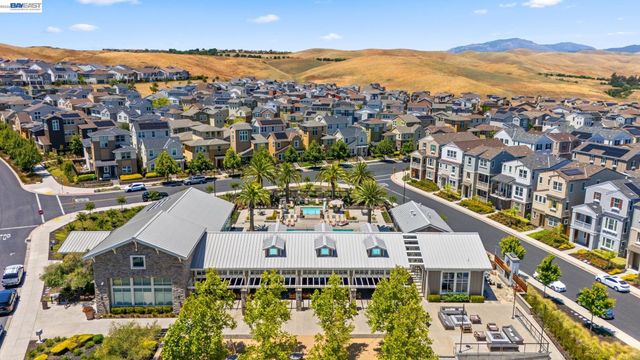 4022 Chalk Hill Way, Dublin, CA 94568