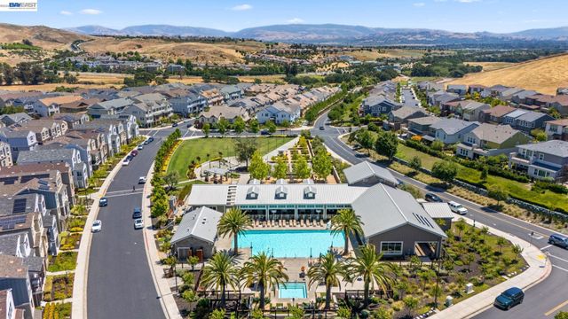 4022 Chalk Hill Way, Dublin, CA 94568