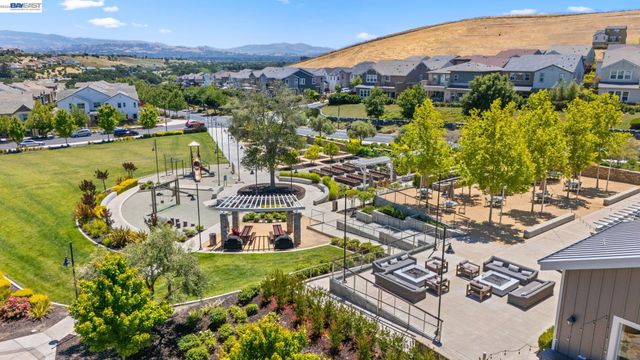 4022 Chalk Hill Way, Dublin, CA 94568