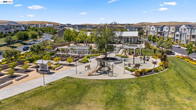 4022 Chalk Hill Way, Dublin, CA 94568