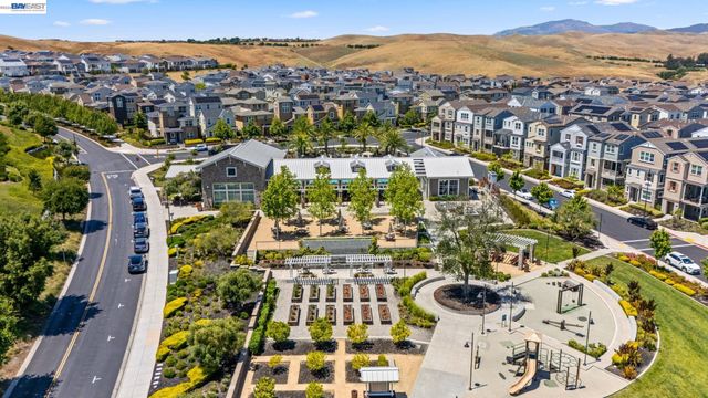 4022 Chalk Hill Way, Dublin, CA 94568