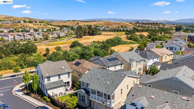 4022 Chalk Hill Way, Dublin, CA 94568