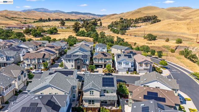 4022 Chalk Hill Way, Dublin, CA 94568