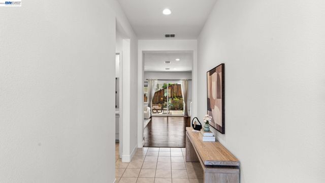 4022 Chalk Hill Way, Dublin, CA 94568