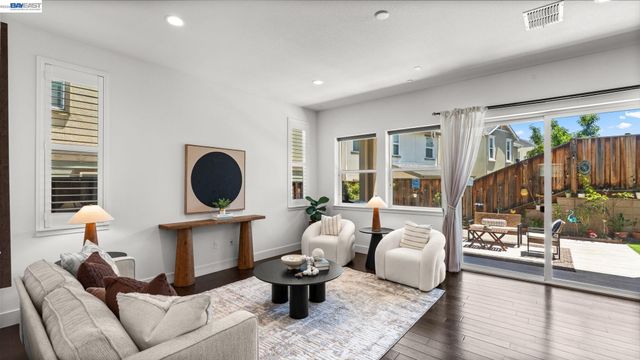 4022 Chalk Hill Way, Dublin, CA 94568