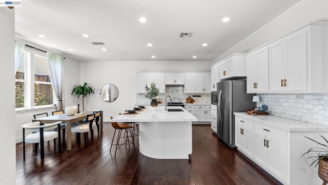 4022 Chalk Hill Way, Dublin, CA 94568