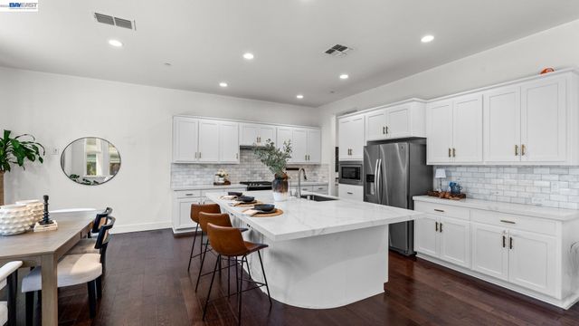 4022 Chalk Hill Way, Dublin, CA 94568