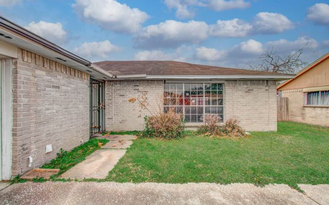 11927 Loveland Pass Drive, Houston, TX 77067