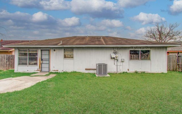 11927 Loveland Pass Drive, Houston, TX 77067