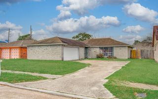11927 Loveland Pass Drive, Houston, TX 77067