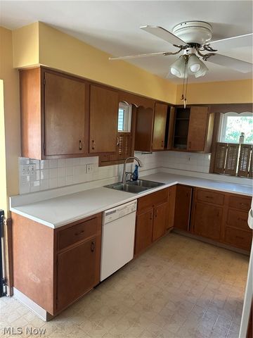 694 Mckinley Avenue, Bedford, OH 44146