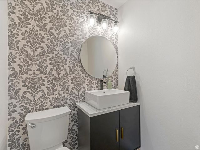 10886 N HIGHLAND CIR, Highland, UT 84003