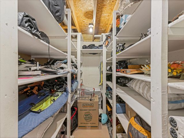 10886 N HIGHLAND CIR, Highland, UT 84003