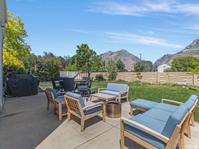 10886 N HIGHLAND CIR, Highland, UT 84003