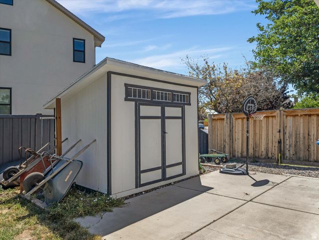 10886 N HIGHLAND CIR, Highland, UT 84003