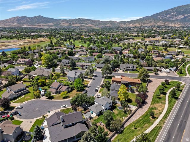 10886 N HIGHLAND CIR, Highland, UT 84003