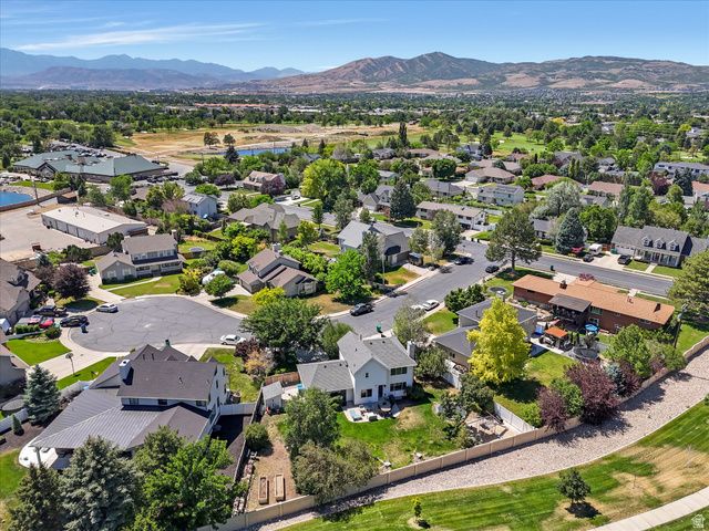10886 N HIGHLAND CIR, Highland, UT 84003