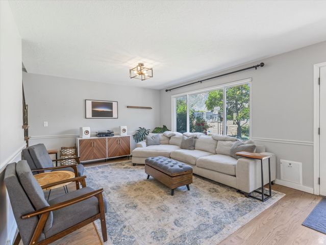 10886 N HIGHLAND CIR, Highland, UT 84003