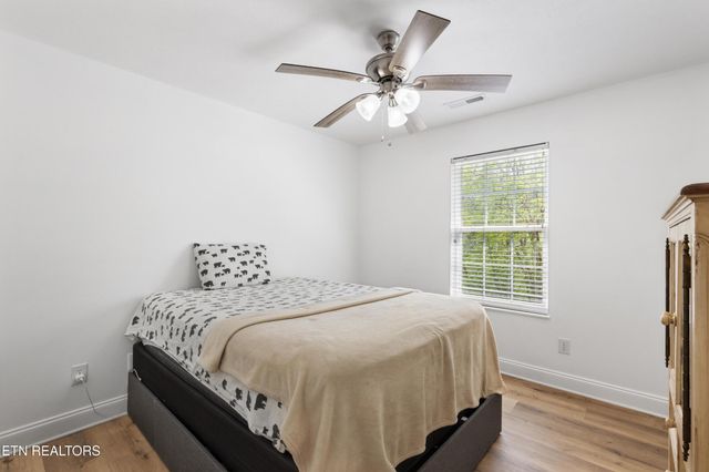 6817 Audrianna Lane, Knoxville, TN 37918