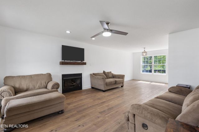 6817 Audrianna Lane, Knoxville, TN 37918