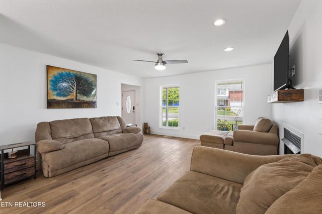 6817 Audrianna Lane, Knoxville, TN 37918