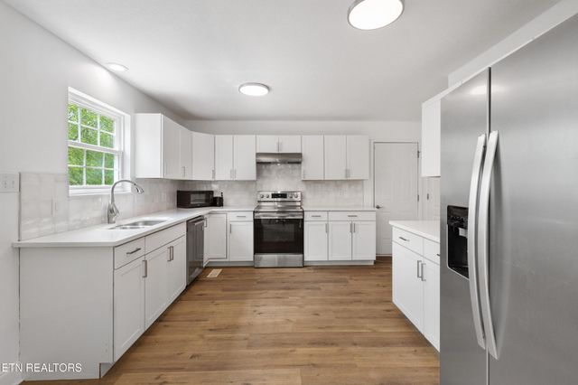 6817 Audrianna Lane, Knoxville, TN 37918