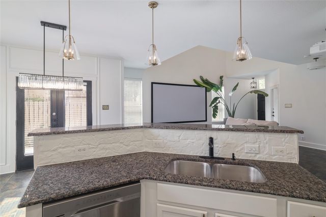 2101 Rivers Edge WAY 26, Austin, TX 78741