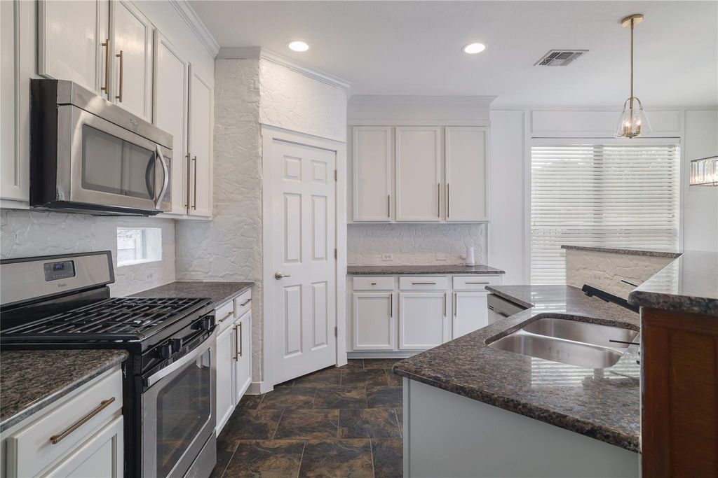 2101 Rivers Edge WAY 26, Austin, TX 78741