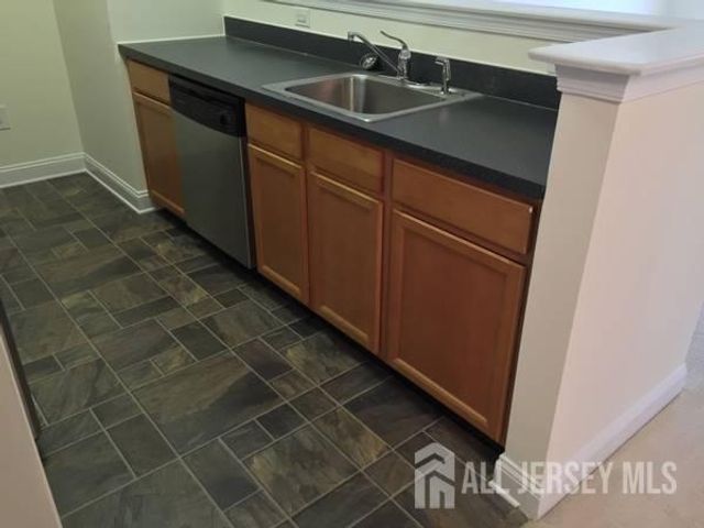 356 Samuel Circle, Parlin, NJ 08859