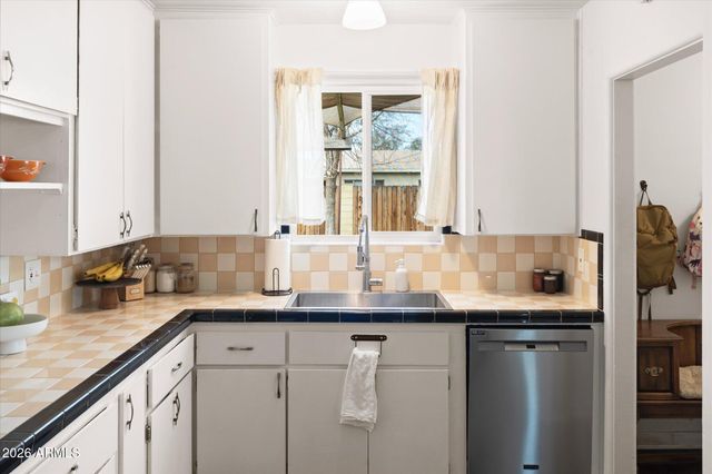 6714 N 11TH Street, Phoenix, AZ 85014