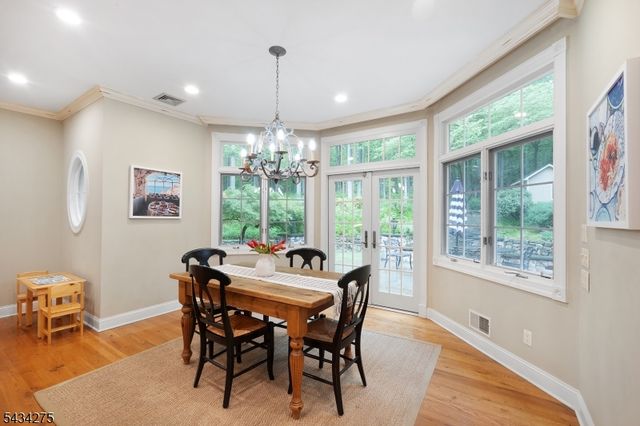7 Chilton Rd, Chester Twp., NJ 07930