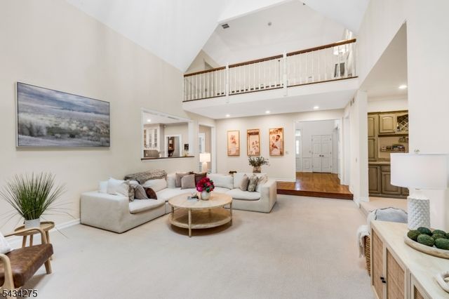 7 Chilton Rd, Chester Twp., NJ 07930