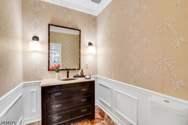 7 Chilton Rd, Chester Twp., NJ 07930