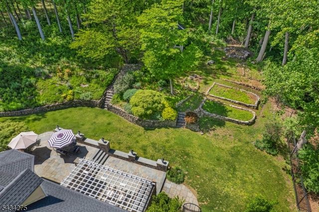 7 Chilton Rd, Chester Twp., NJ 07930