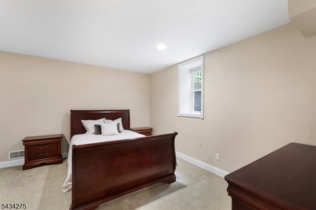 7 Chilton Rd, Chester Twp., NJ 07930
