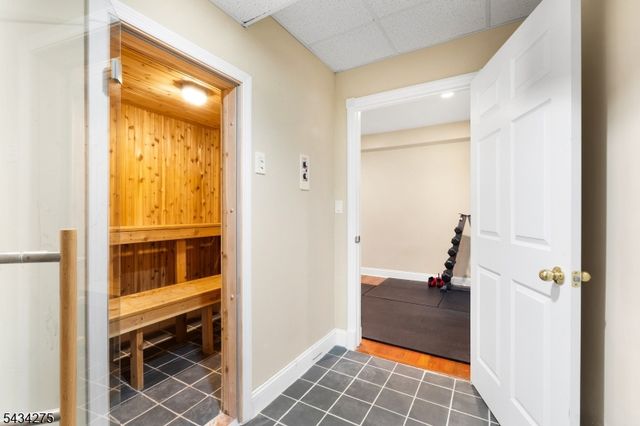 7 Chilton Rd, Chester Twp., NJ 07930