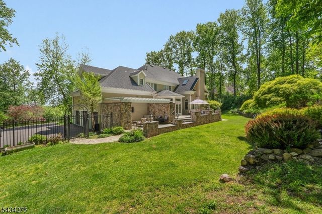 7 Chilton Rd, Chester Twp., NJ 07930