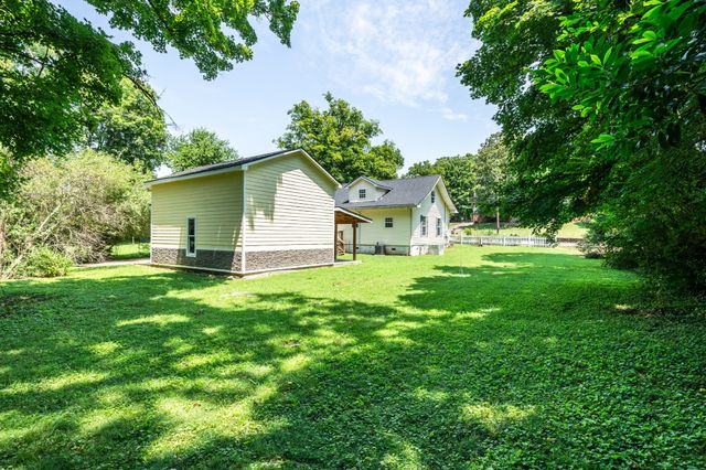 613 Mitchell Ave, Columbia, TN 38401
