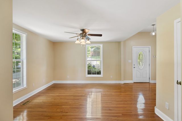 613 Mitchell Ave, Columbia, TN 38401