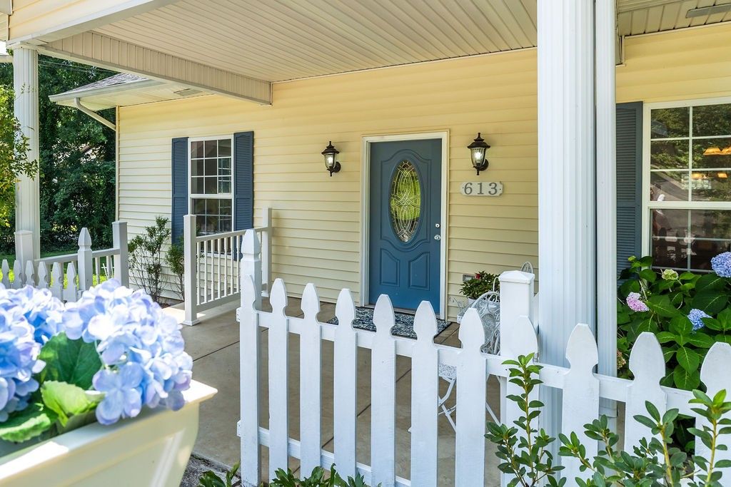 613 Mitchell Ave, Columbia, TN 38401