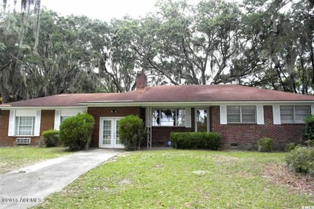 957 Sea Island Parkway, St. Helena Island, SC 29920
