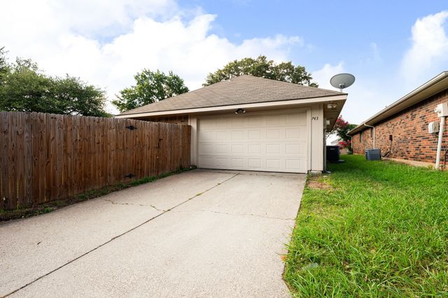 743 Red Oak Drive, Lewisville, TX 75067