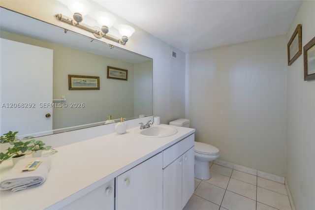 5601 Collins Ave 512A, Miami Beach, FL 33140
